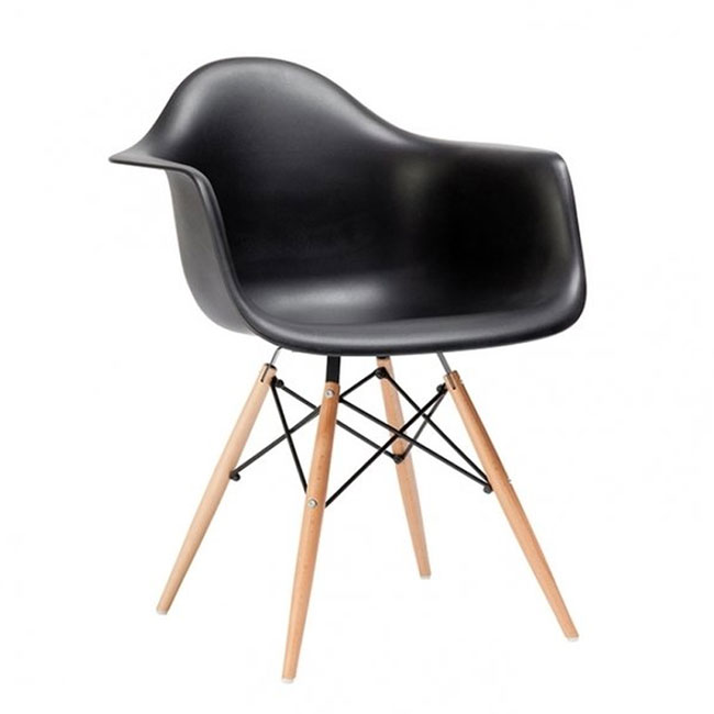 Silla Donna Eames con Apoyabrazos Tipo Butaca Negra